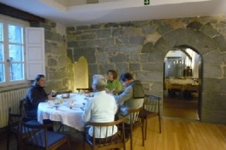  Escala en alojamiento y desayuno 